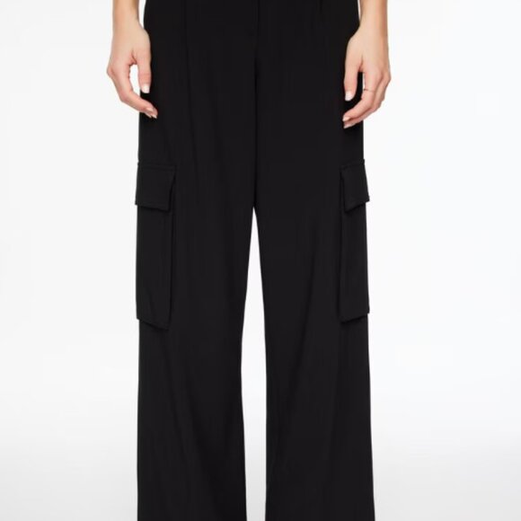 Dynamite Gemma Wide Leg Cargo Pants Size 8 NWT - Picture 3 of 8